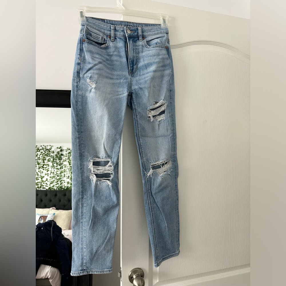 American Eagle High Rise Mom Jeans